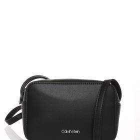 Calvin Klein gara sumka zenan