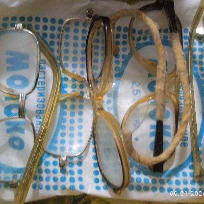 Даром детские очки на запчасти,м.б для реставрации