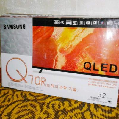 SAMSUNG 32' QLED