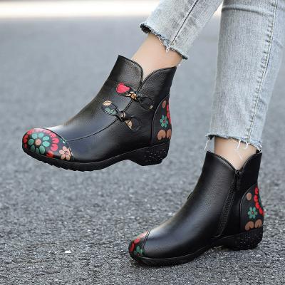 Женские короткие сапоги