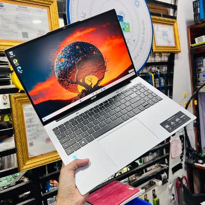 Kredite Acer Aspire Lite 16 i3 1305U