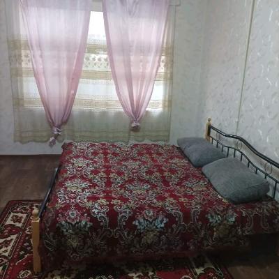 ARENDA MIR 4 
9/2 etaj 2 kom
Ahli sherti bar 
Arassa gowy jay 
3 sany okaýan işleýän talyp oglanlara
Baha: 4.000 manat
+ Riyelto