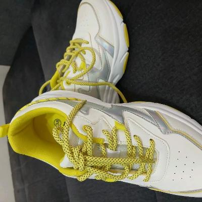 Женские кроссовки,Россия