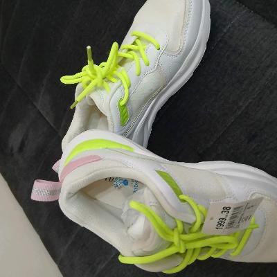 Женские крoссовки,Россия