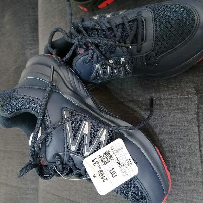 Детские кроссовки,Россия