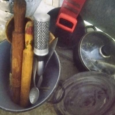 Банки , машинка,ножи,утварь