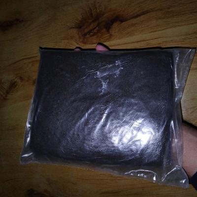 Güller we bag agaçlar ün taýar organiki dökün