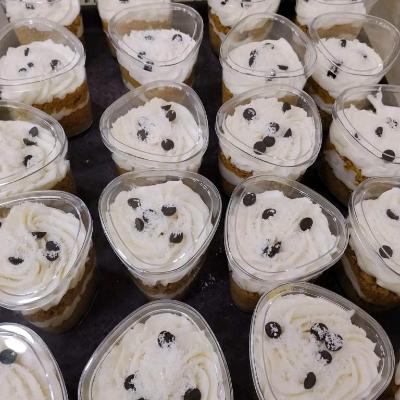 ПИРОЖНЫЕ В СТАКАНЧИКЕ