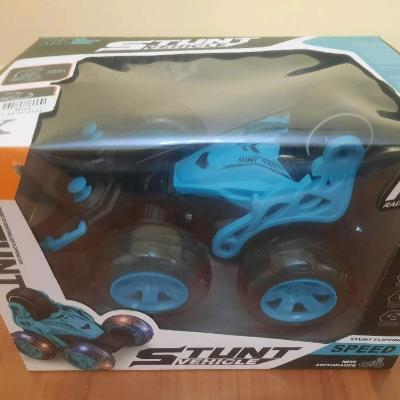 Машина на пульте новая(taze)