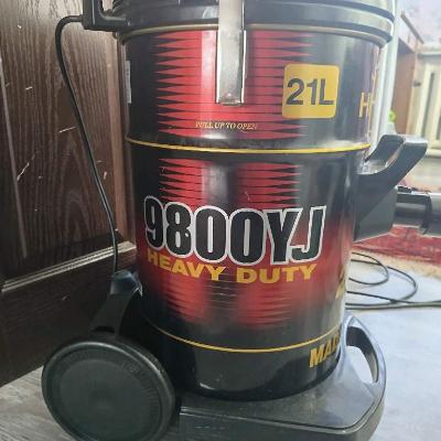 Пылесос 1000 манат