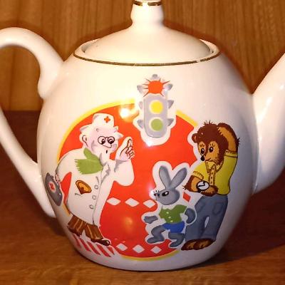 ВИНТАЖ."АЙБОЛИТ" ЧАЙНИК СССР.