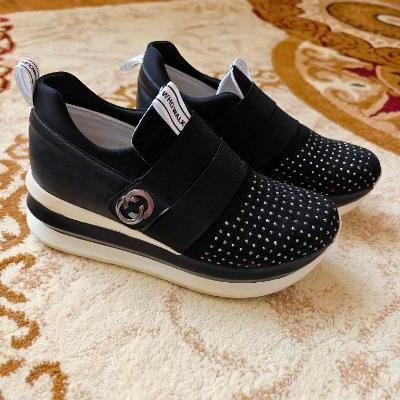 Женская обувь