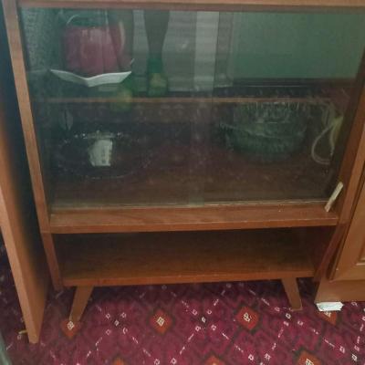 Тумбочка под телевизор 100 манат