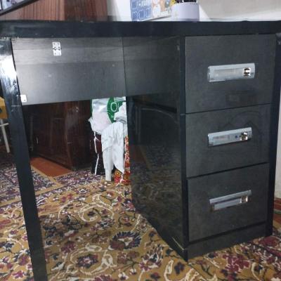 Маникюрный стол