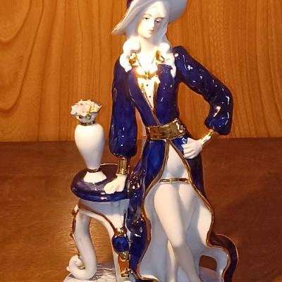 ШИКАРНАЯ СТАТУЭТКА.