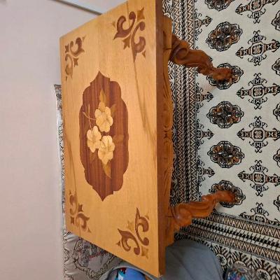 Столик резной  деревянный САМОВЫВОЗ