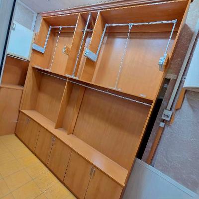 Стеллаж для магазина одежды с пантографами