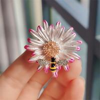 XZ0257-2 Daisy Bee Powder White