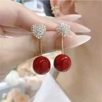 Красные серьги из жемчуга