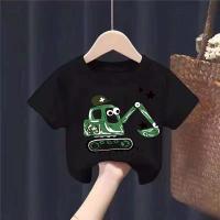 Зеленый маленький экскаватор черный